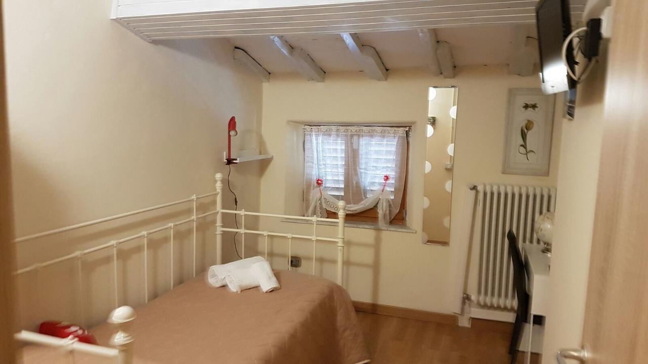 Flori'S Bed and Breakfast Viareggio Eksteriør billede