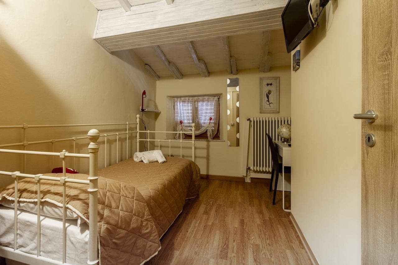 Flori'S Bed and Breakfast Viareggio Eksteriør billede