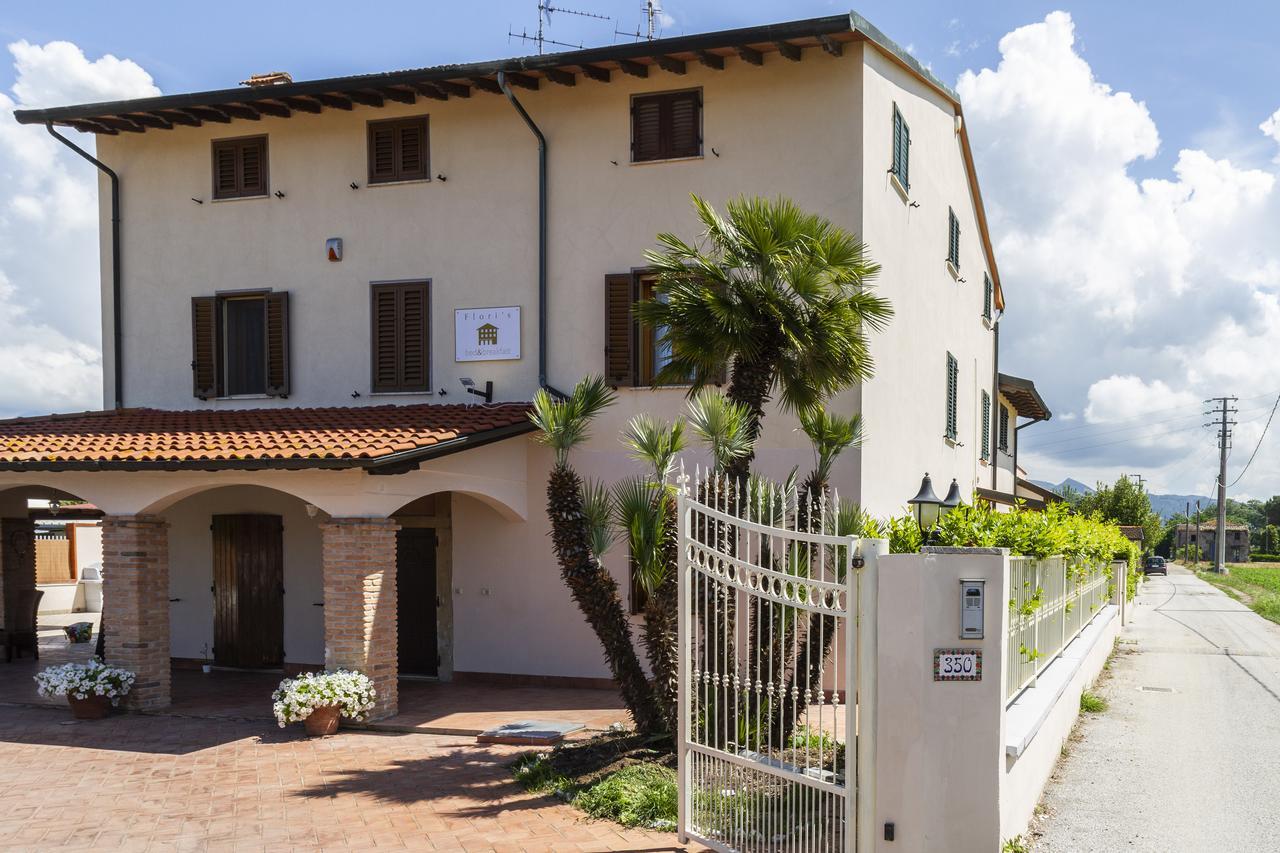 Flori'S Bed and Breakfast Viareggio Eksteriør billede